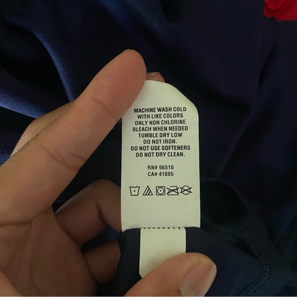 Navy Blue Underarmour Workout Shirt - Picture 7 of 8